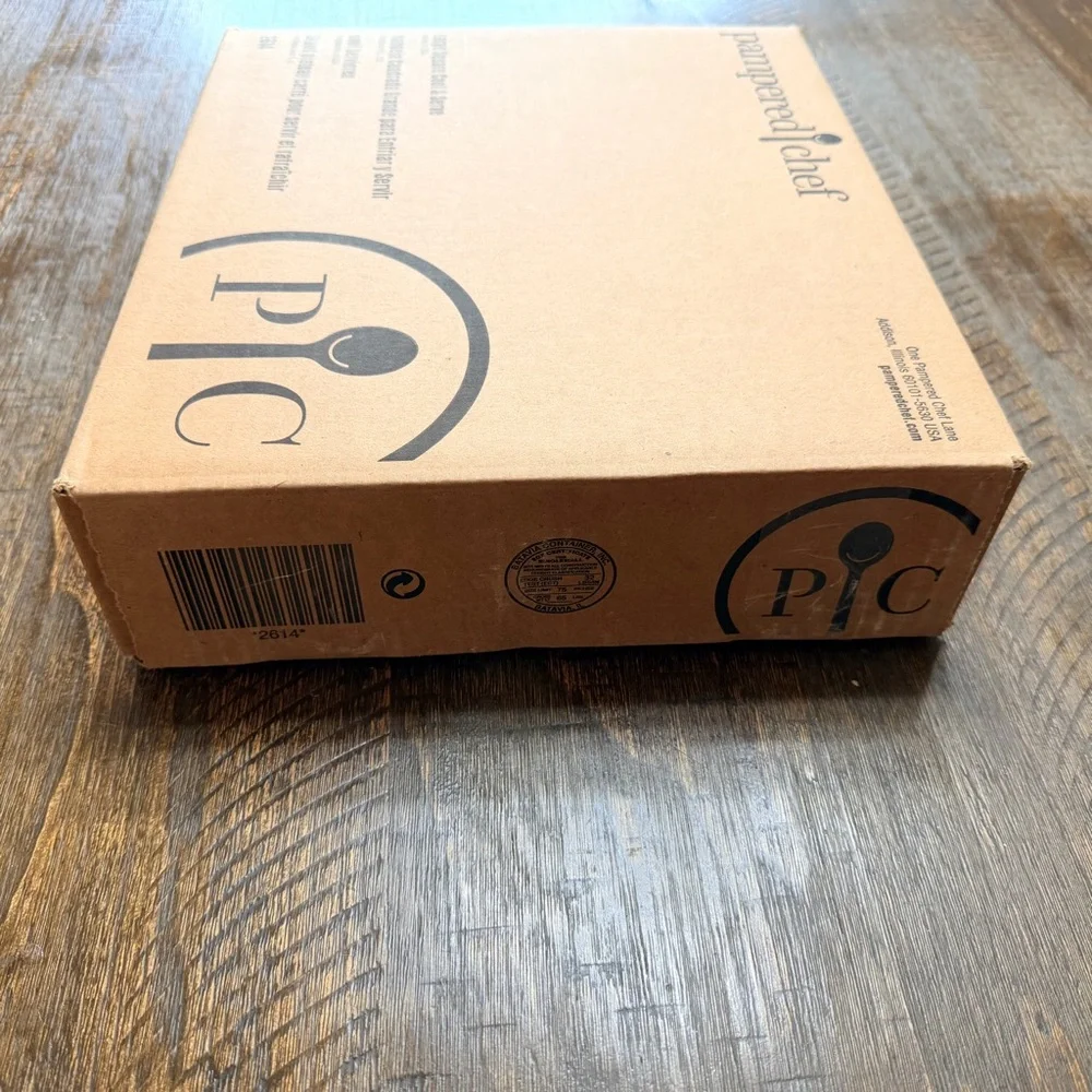 NEW Pampered Chef’s Large Square Cool & Serve - Picture 4 of 5